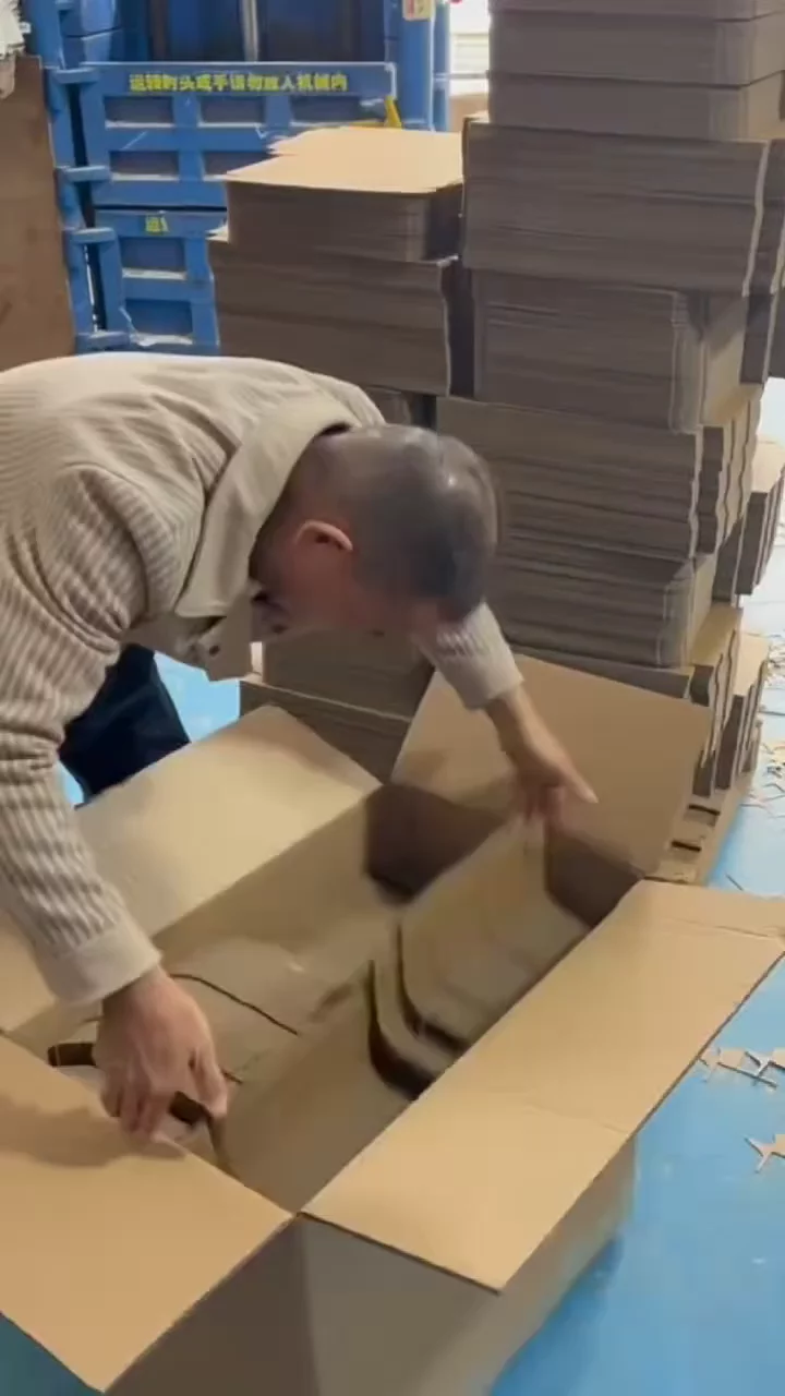 Preparación de cajas con marca; evidencia operativa relevante para servicio marca privada dropshipping Ecuador