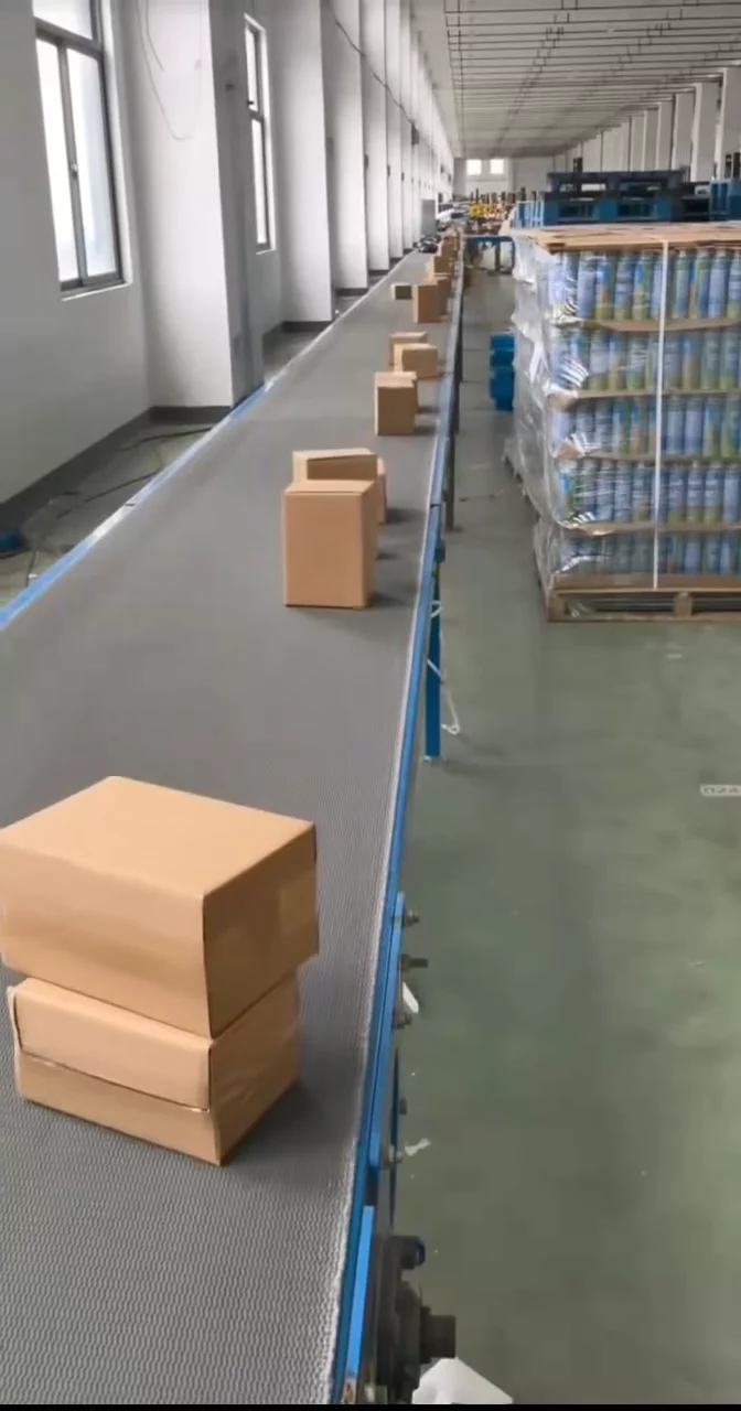 China inventory counting and organization shown in ProveedorPro operational footage