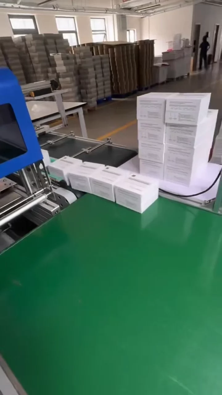 Quality control before fulfillment shown in ProveedorPro operational footage